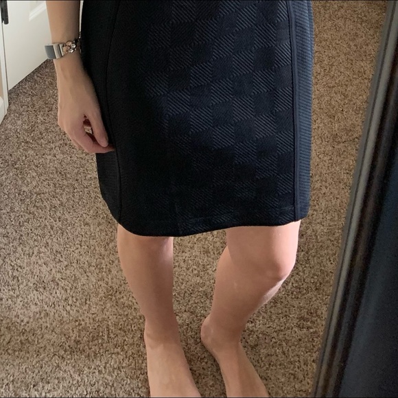 Black dress - Picture 5 of 6